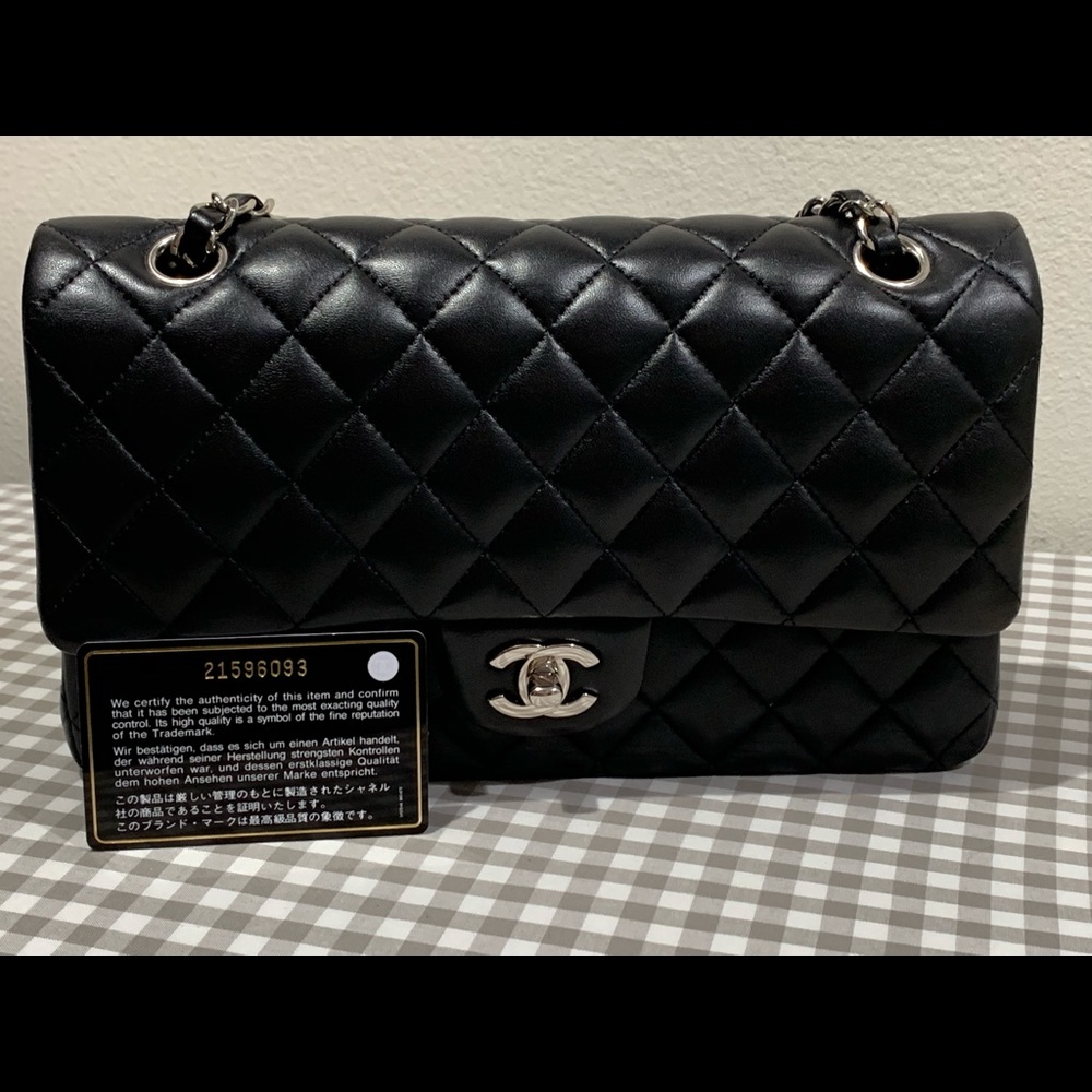 SOLD 🚫⛔️Chanel Medium Flap Bag